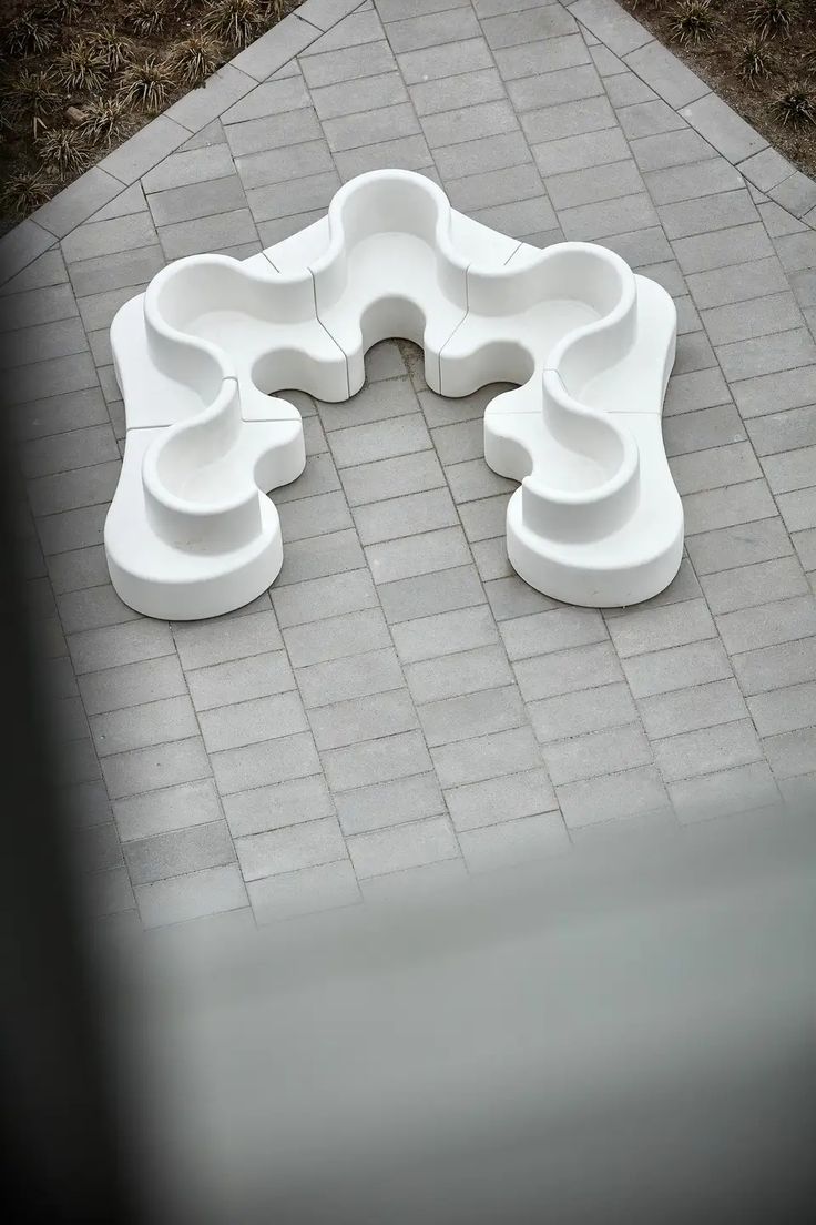 مبلمان شهری: اهمیت، انواع و کاربردهای آن در شهرهای مدرن