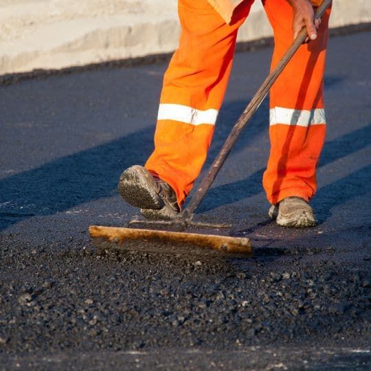 آسفالت: انواع، کاربردها و نکات مهم در اجرای آن 🛣️
