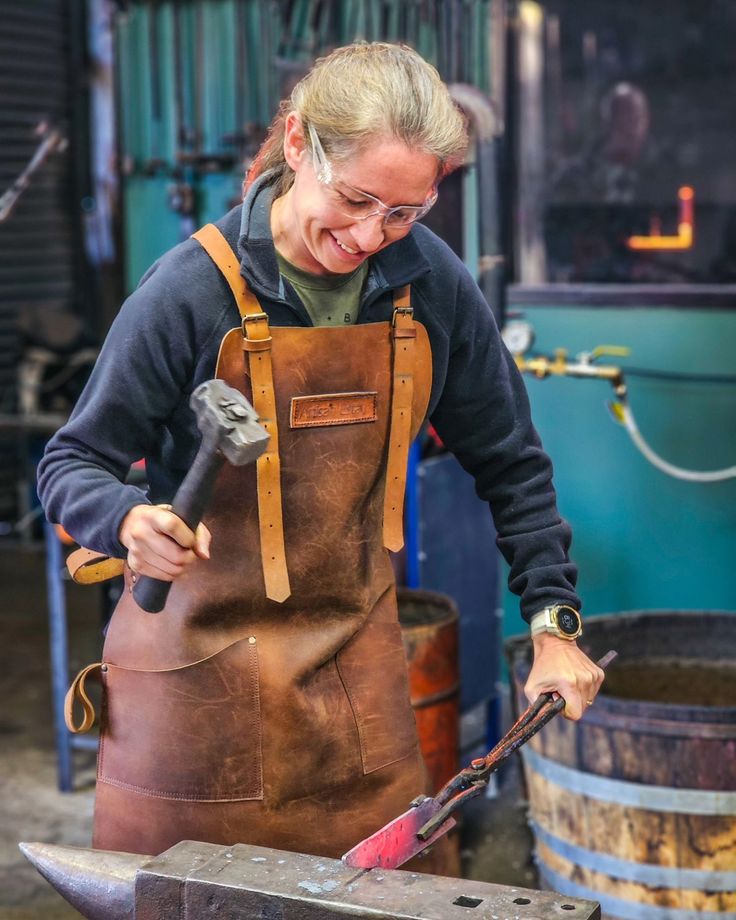 آهنگری با پرس: تکنیکی دقیق برای تولید قطعات فلزی